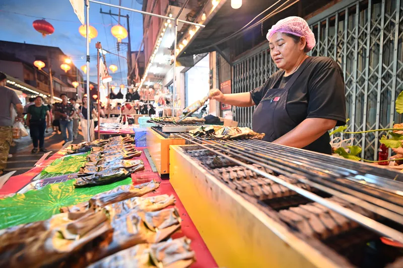 The Batu Ferringhi night-market street, Penang